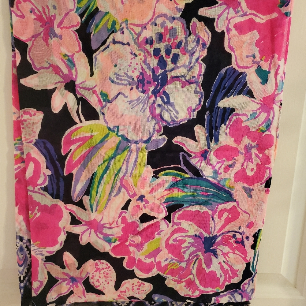 Lilly Pulitzer  resort scarf style 24985